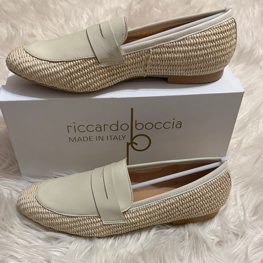 Ricardo Boccia, Cream Loafers for Women Sz 40